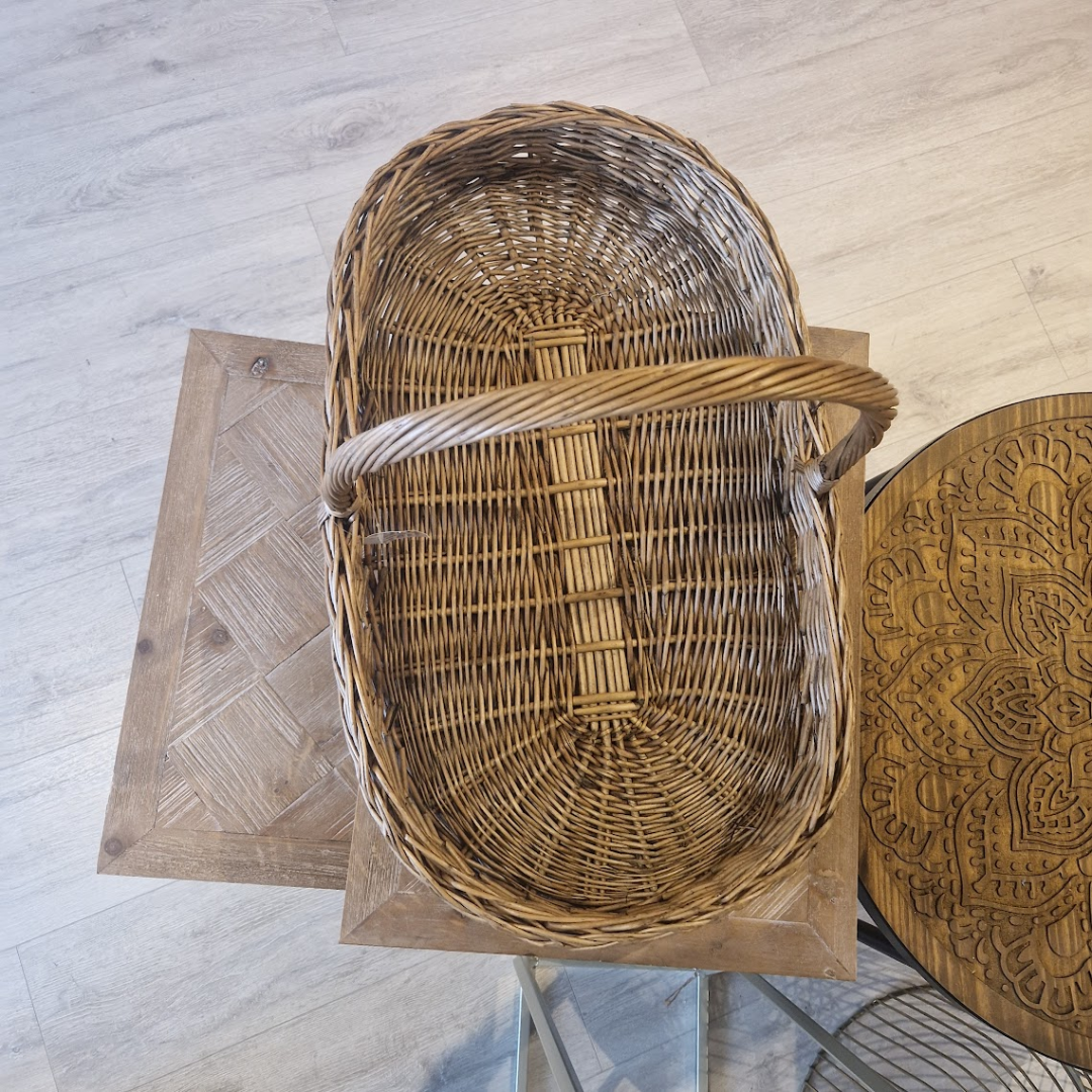 Wicker Basket Turf / Blankets / Towels