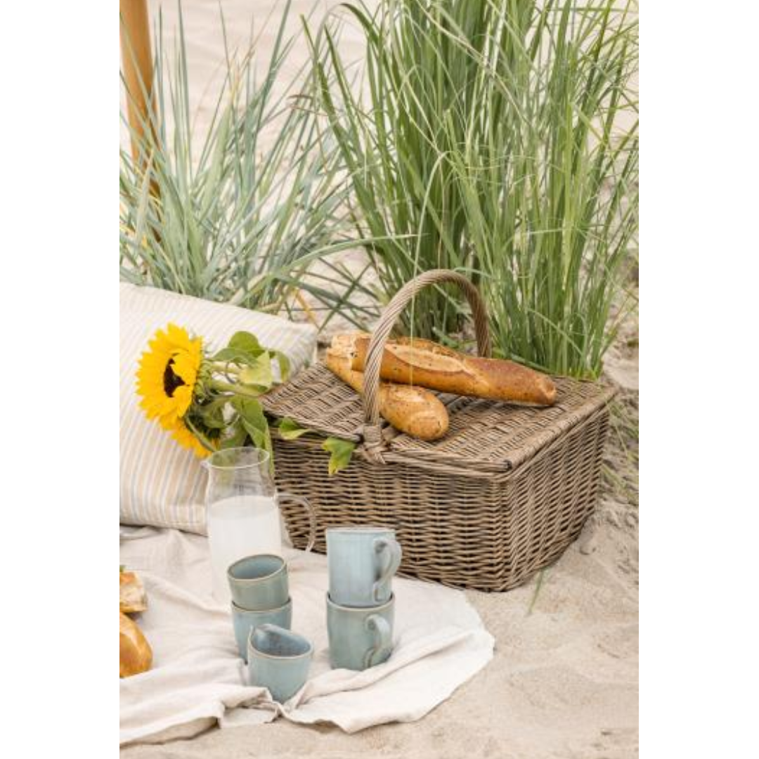 IB Laursen Picnic Willow Basket w/Lid and Handle