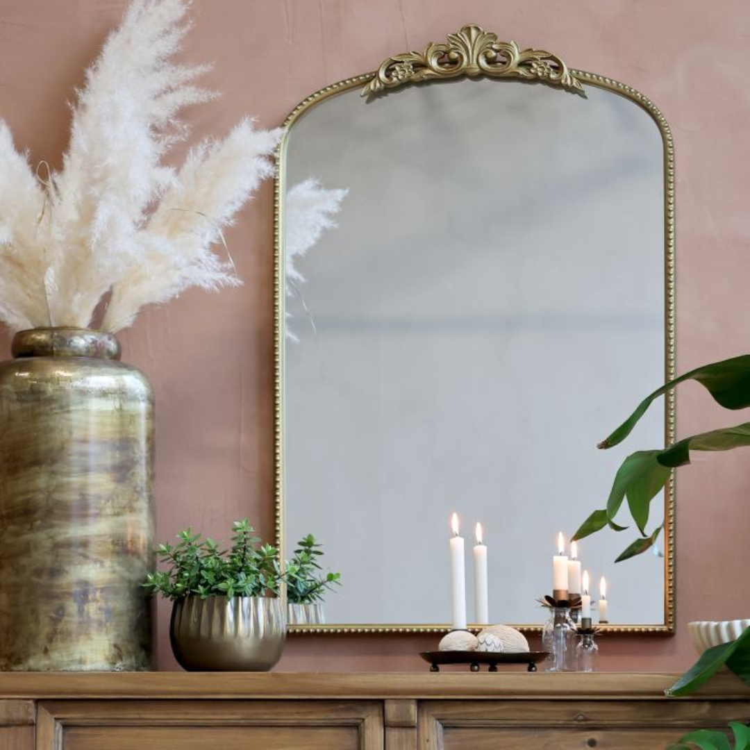 Chic Antique Mirror W. Décor